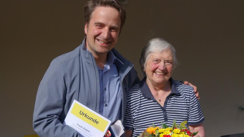 Frank Ziegler mit Heidi Beiß.